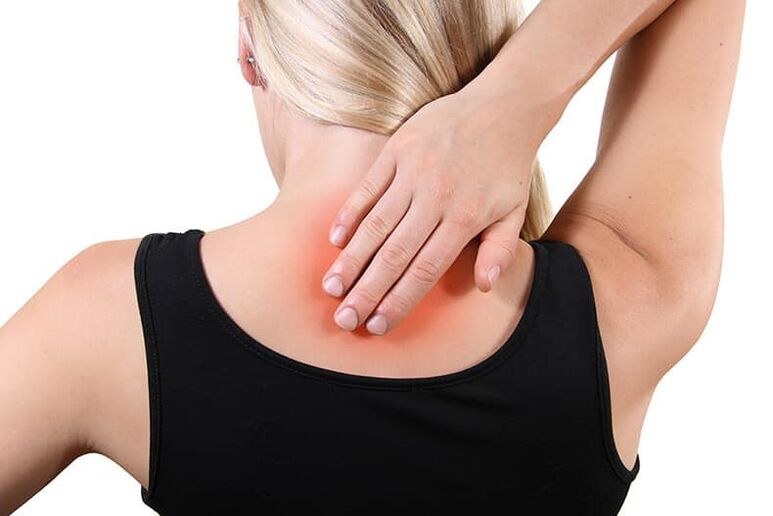 bolest krku - příznaky cervikální osteochondrózy u ženy